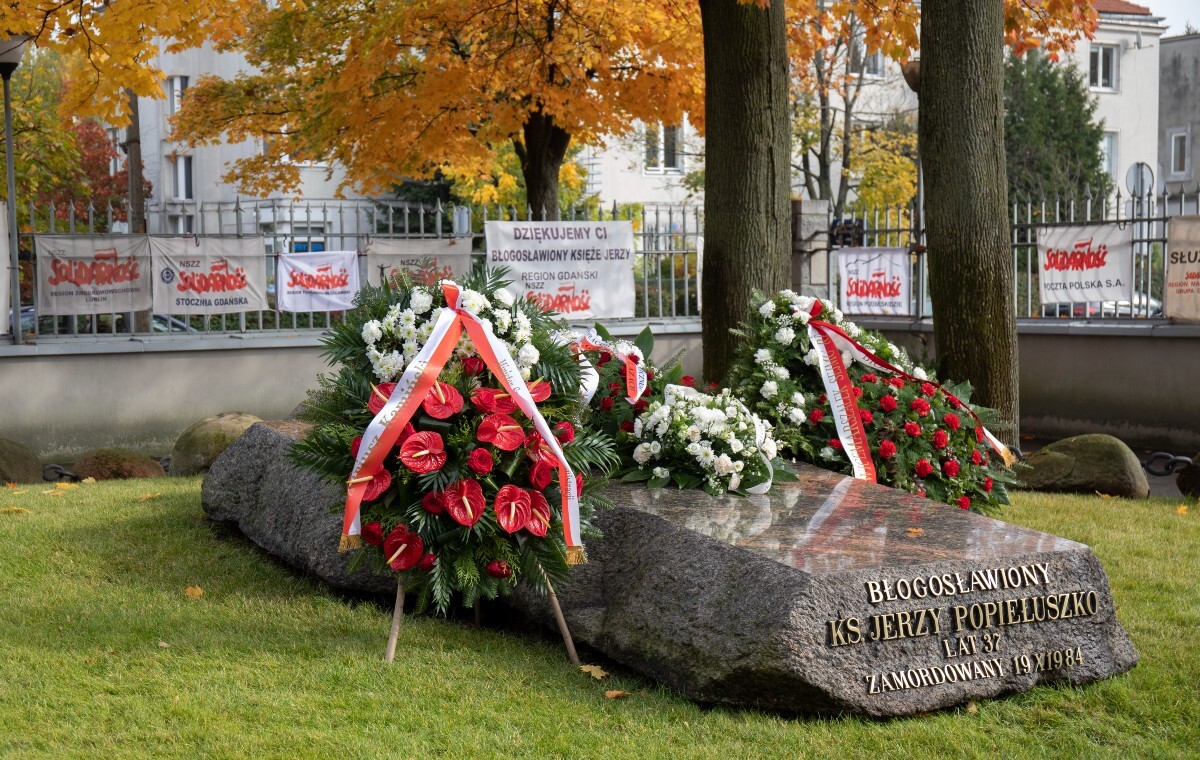 Papież pobłogosławił kamień pod muzeum bł. ks. Jerzego wiadomości,aktualności,wPolityce.pl Papież pobłogosławił kamień pod muzeum bł. ks. Jerzego