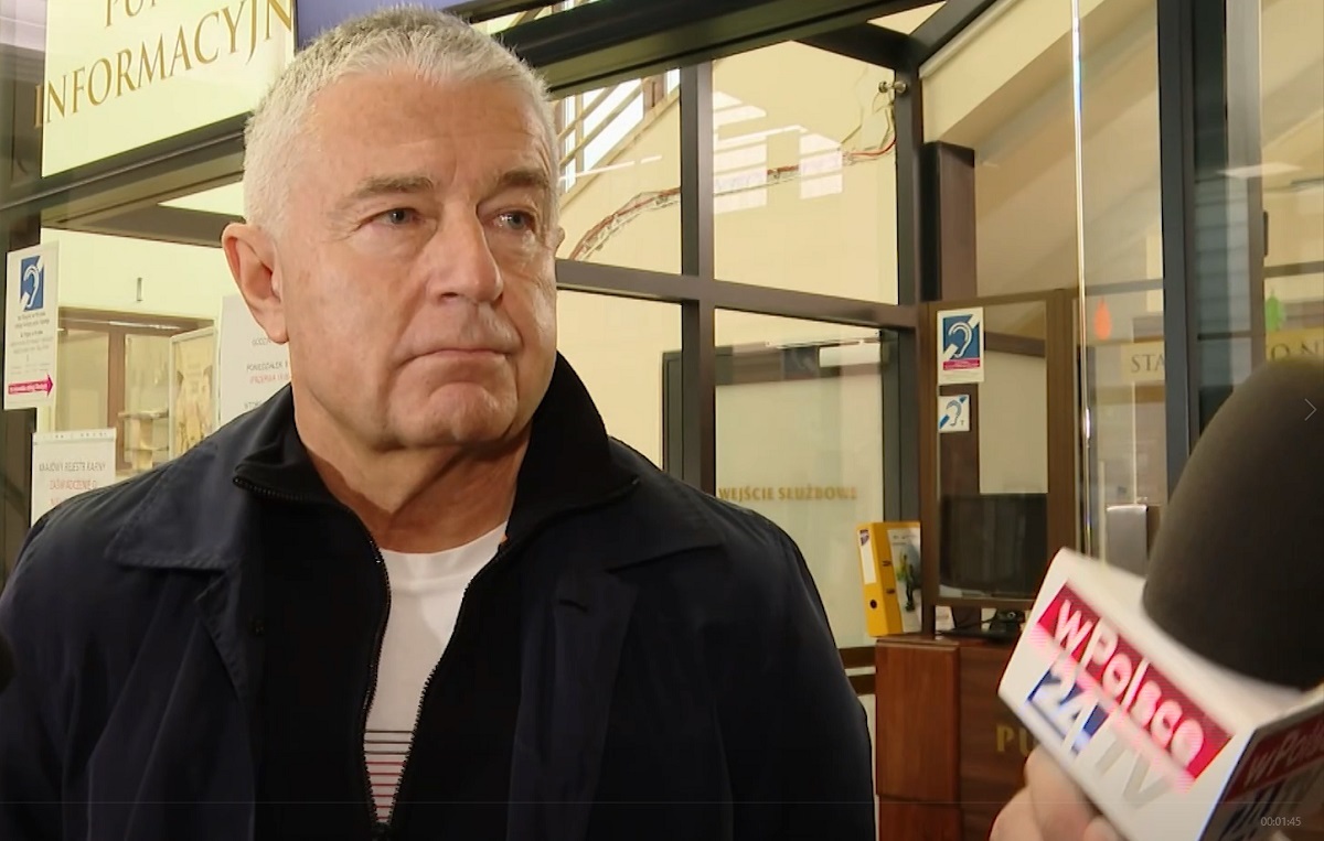 TYLKO U NAS. Frasyniuk dalej bluzga i opluwa żołnierzy!