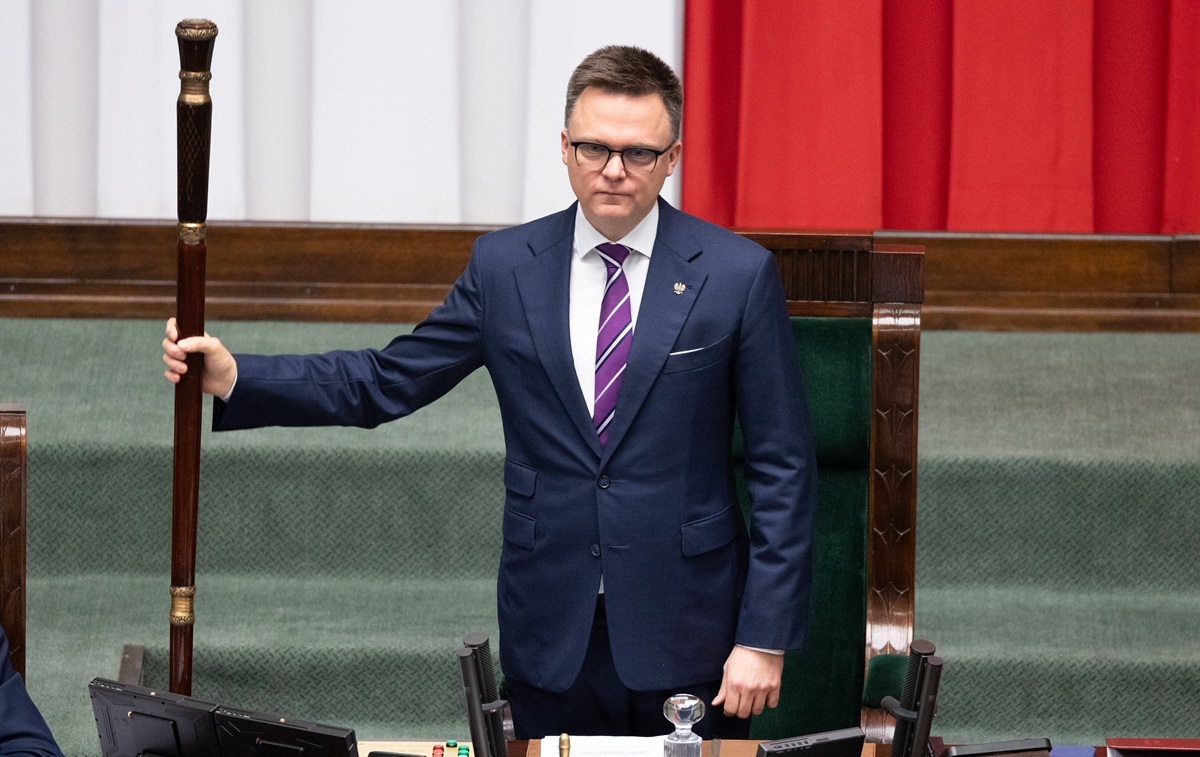 Onet rozmawiał z 12-letnią Sarą, atakując Hołownię