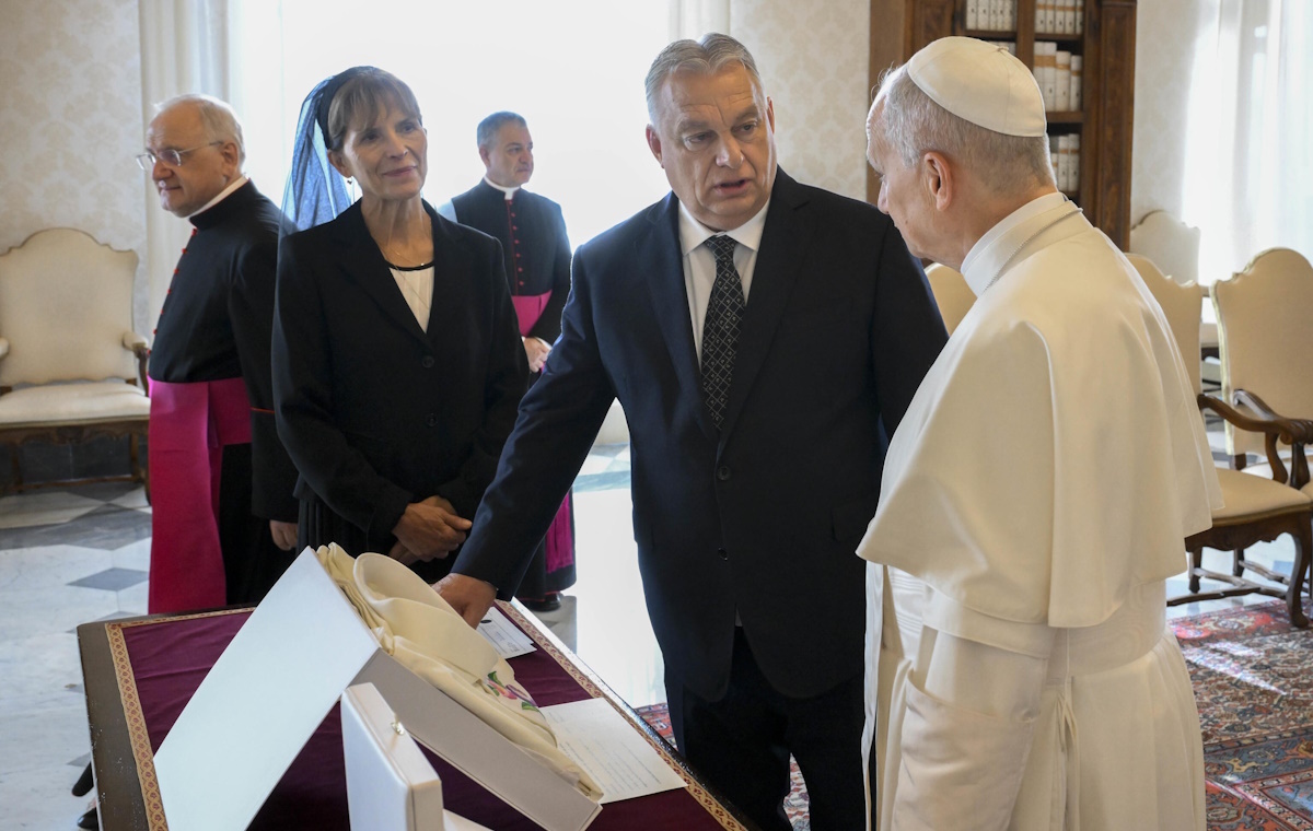 Papież Leon XIV przyjął na audiencji premiera Viktora Orbana wiadomości,aktualności,wPolityce.pl Papież Leon XIV przyjął na audiencji premiera Viktora Orbana