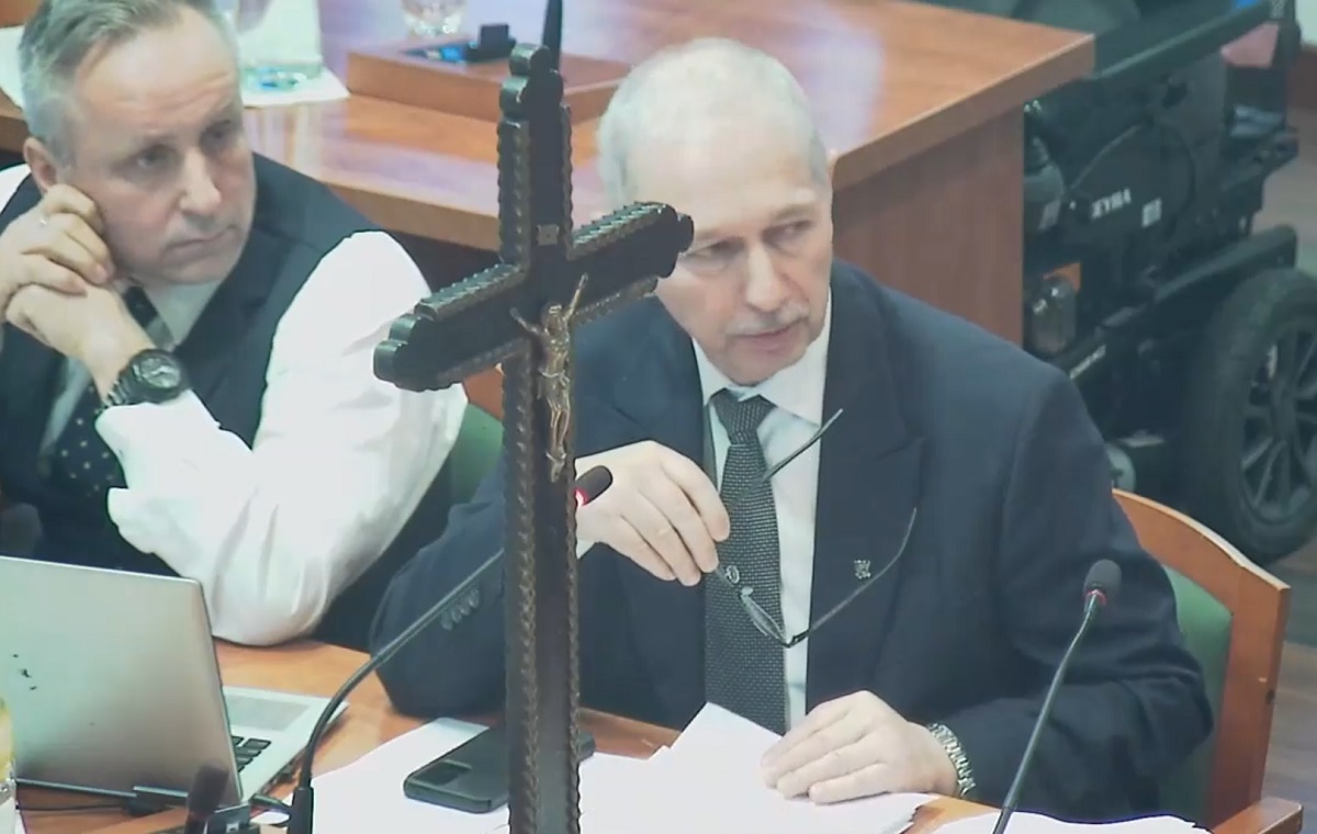 Mieszkańcy bronili krzyża na sesji Rady Miasta Legnicy!