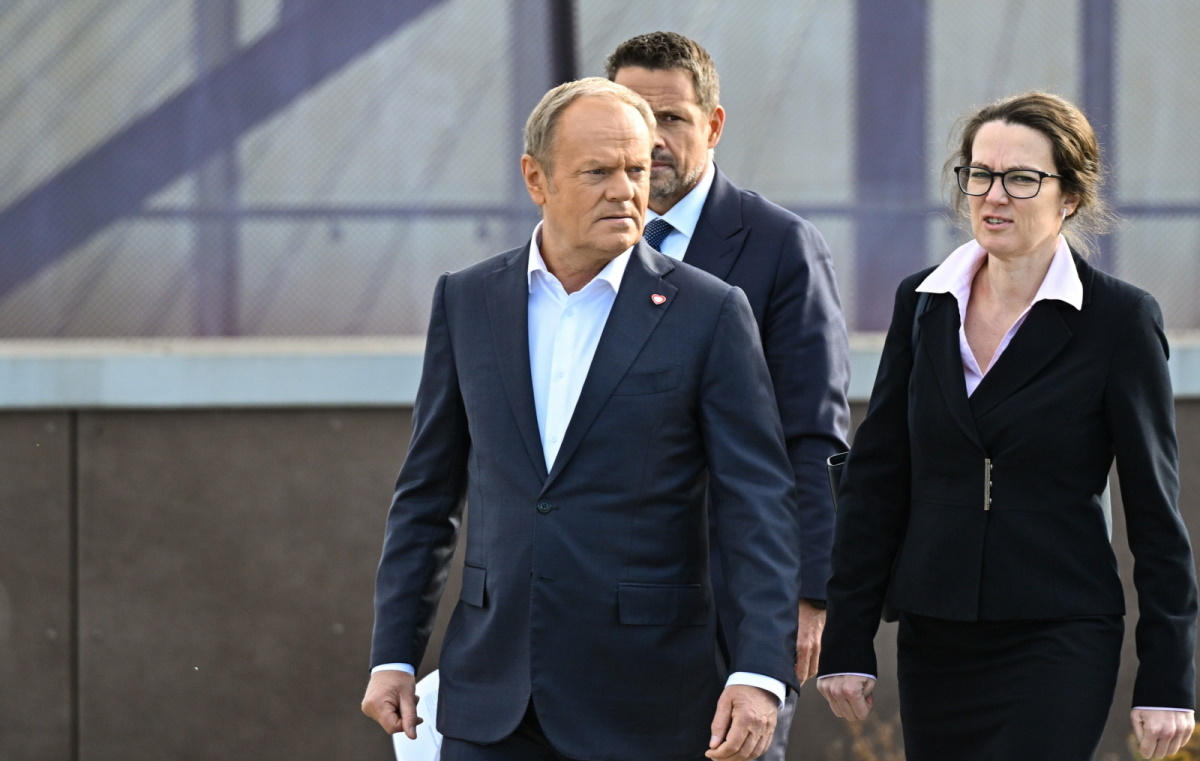 Nikt mu nie zagrozi? Peany pochwalne polityków KO nt. Tuska