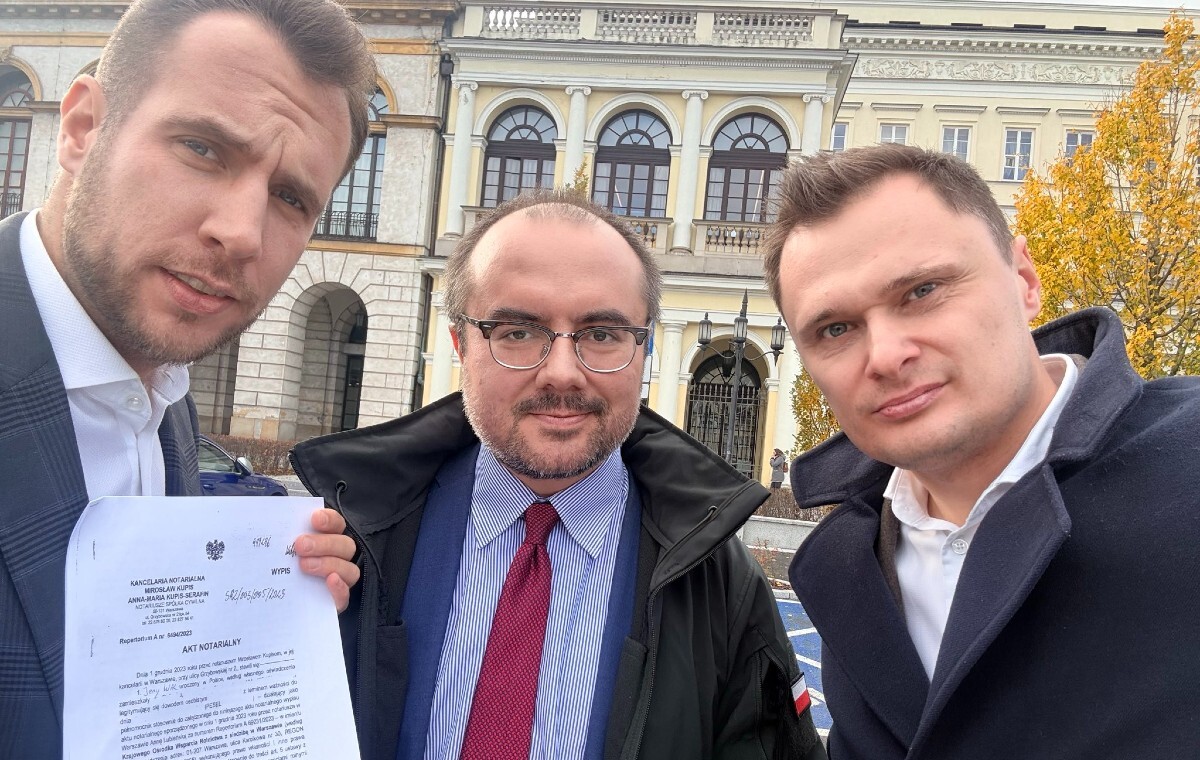 KOWR kłamał! "Nasi posłowie dotarli do aktu notarialnego"