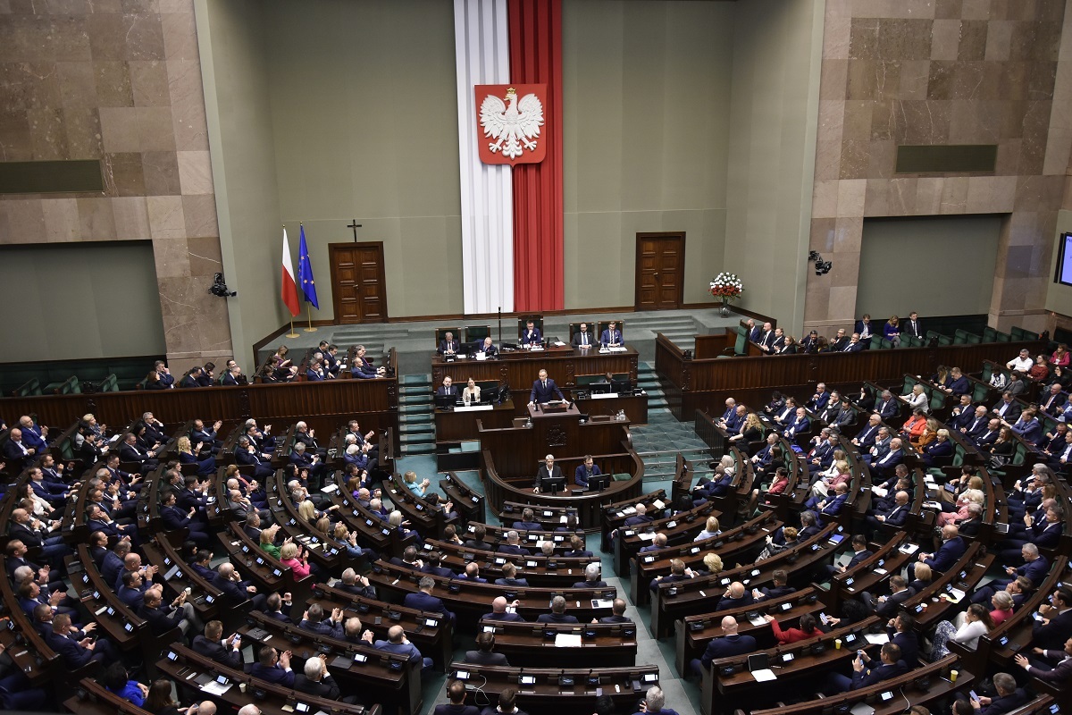 KO z przewagą nad PiS, ale bez szans na utrzymanie władzy