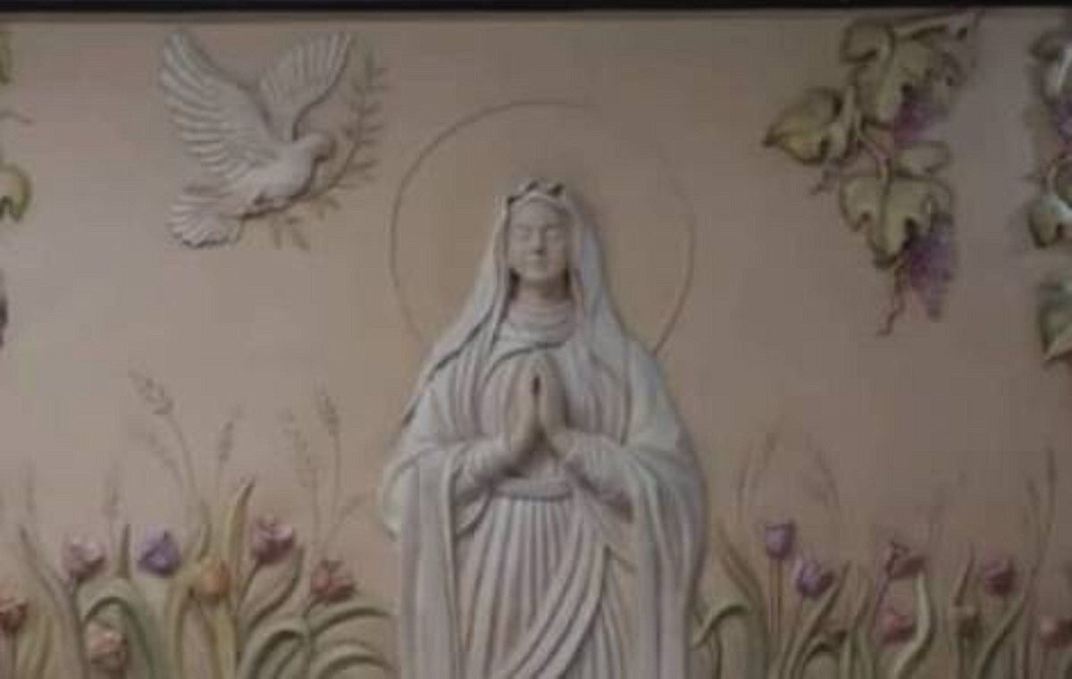 wiadomości,aktualności,wPolityce.pl Wizerunek Maryi w metrze w Teheranie.