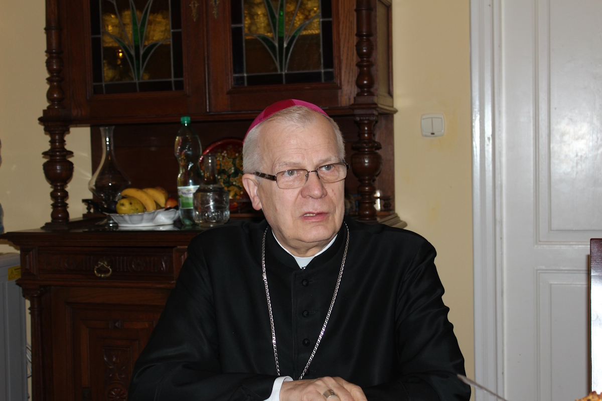 wiadomości,aktualności,wPolityce.pl Ks. abp Michalik przeszedł operację. Jest apel o modlitwę