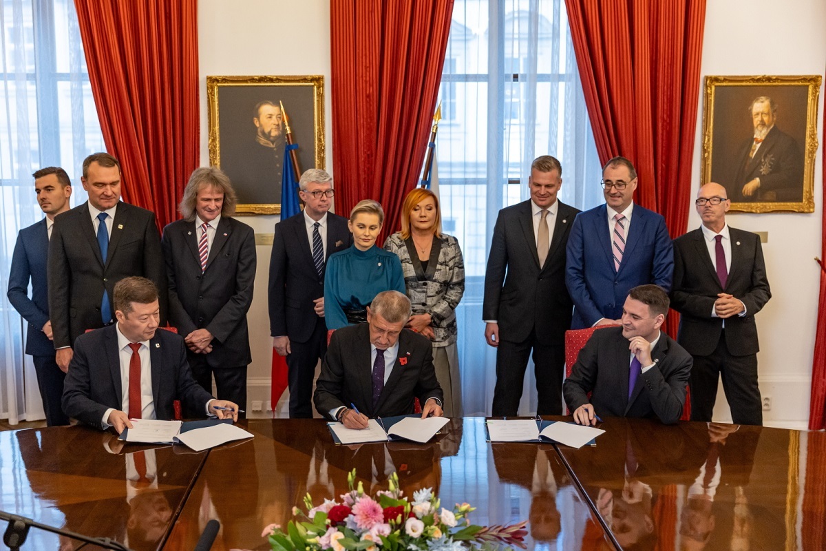 Trzy partie nowego rządu Czech podpisały umowę koalicyjną