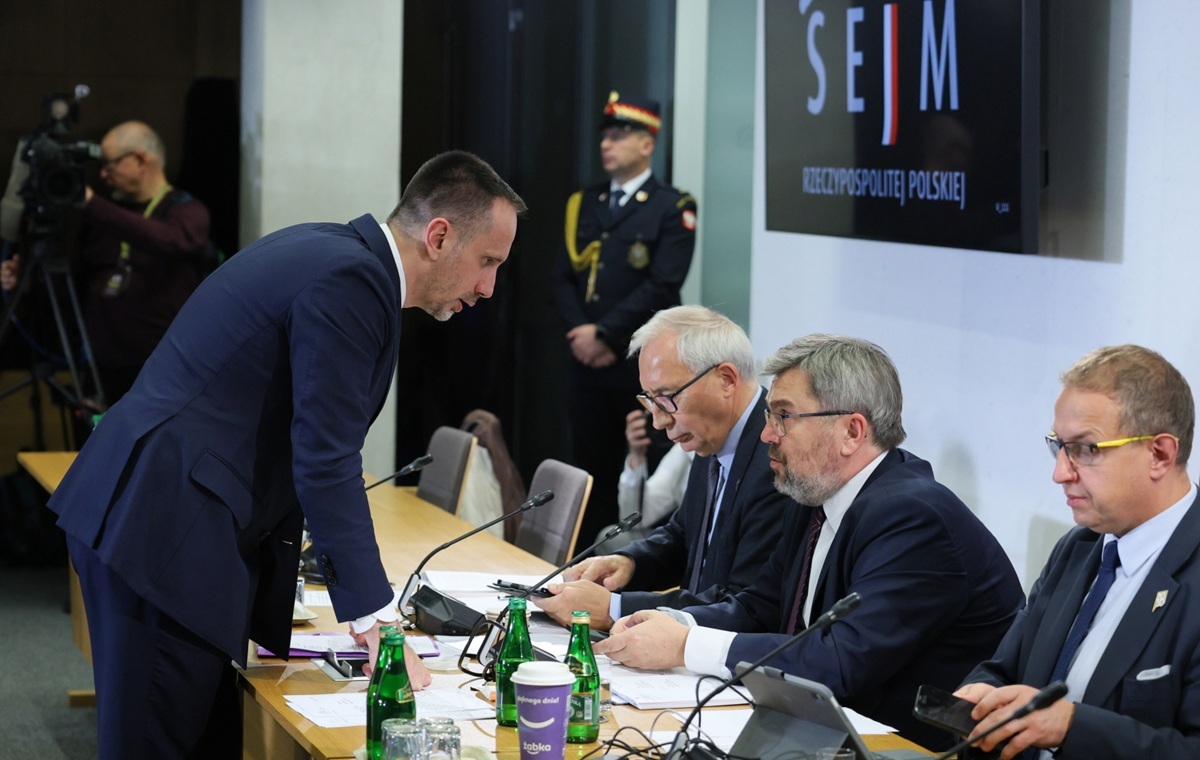 Komisja sejmowa rozpatruje wniosek ws. immunitetu Ziobry