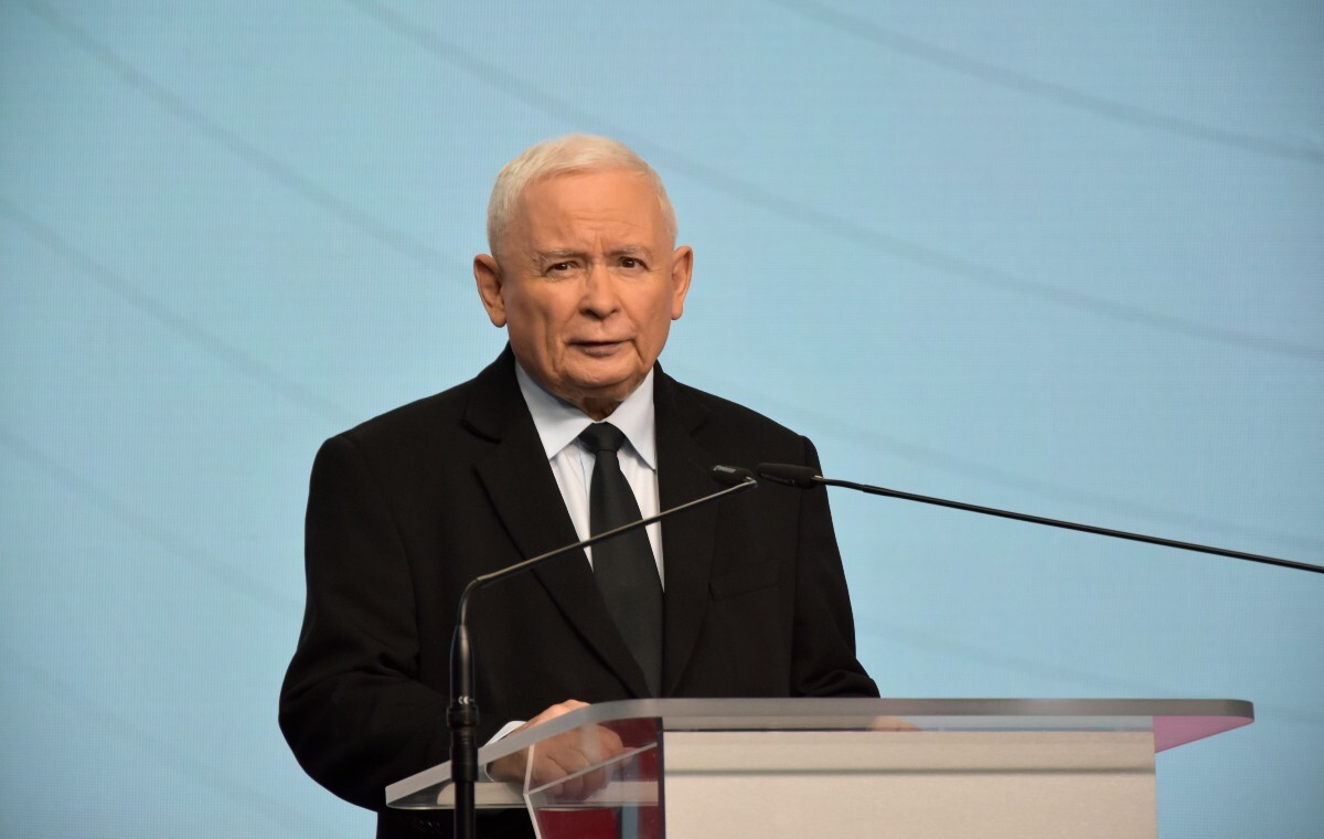 Prezes PiS: Rozpoczynamy kampanię spotkań pod szpitalami