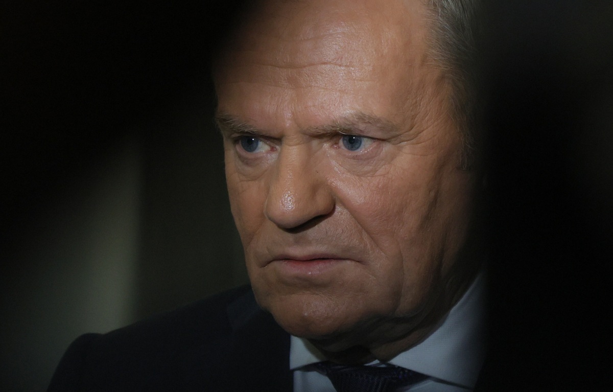 Tusk miał zabronić szefom służb spotkania z prezydentem