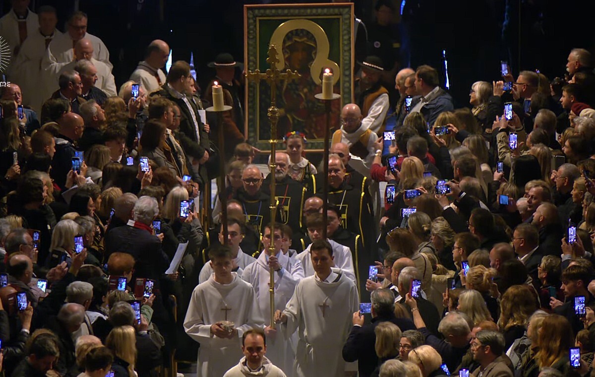 Do Notre Dame wraca kopia obrazu Matki Bożej Częstochowskiej