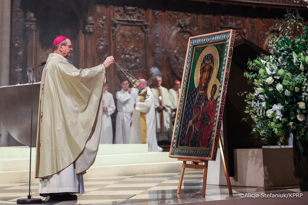 wiadomości,aktualności,wPolityce.pl Abp Wojda w Notre Dame: Tu będzie duchowy most z Jasną Górą