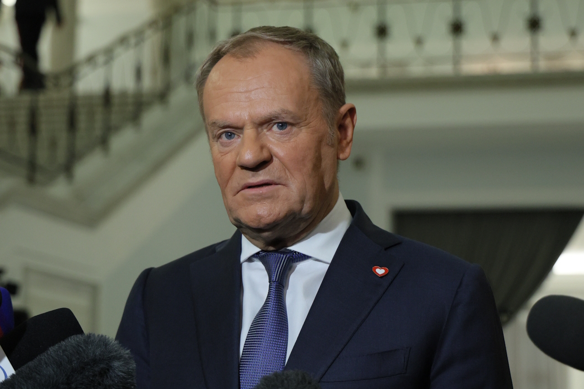 Chaos i pokaz siły. Niebezpieczna gra Tuska z prezydentem