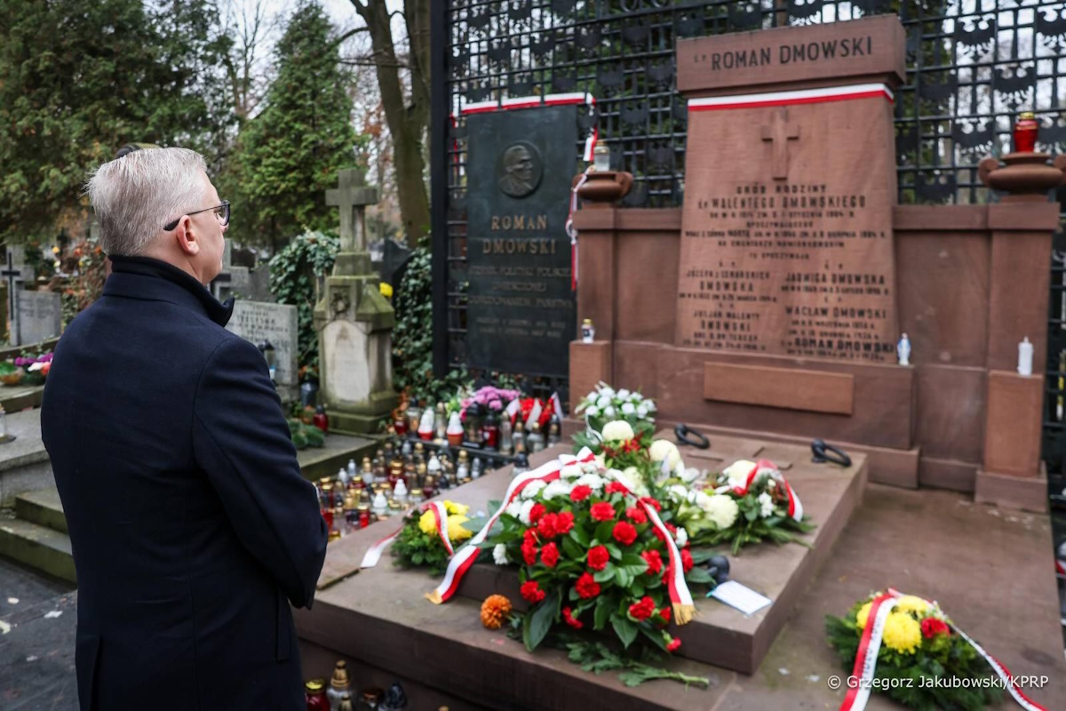 Cenckiewicz oddał hołd Dmowskiemu. "Ojcu Niepodległości"