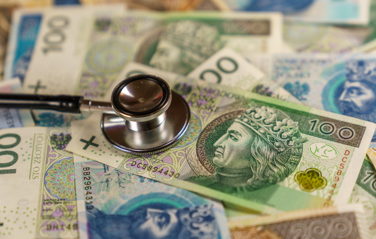 Ile zarabiają lekarze? Pensje nie ustępują tym z Zachodu!