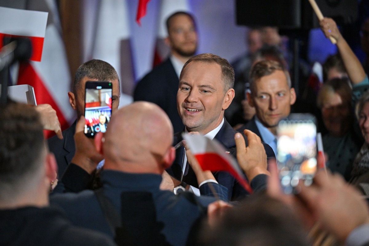 Remont w Pałacu, czyli o Husarii, stole i hołdach