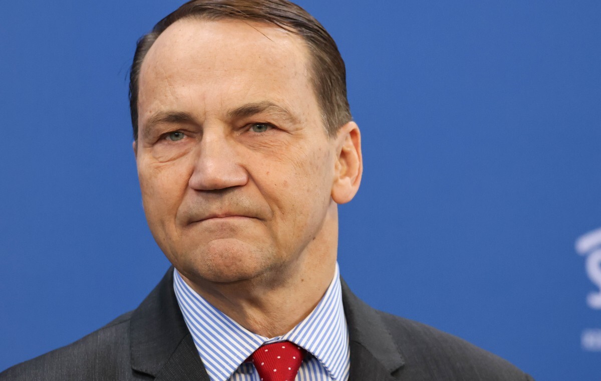 Sikorski dalej poucza Nawrockiego! "Wróg jest na wschodzie"