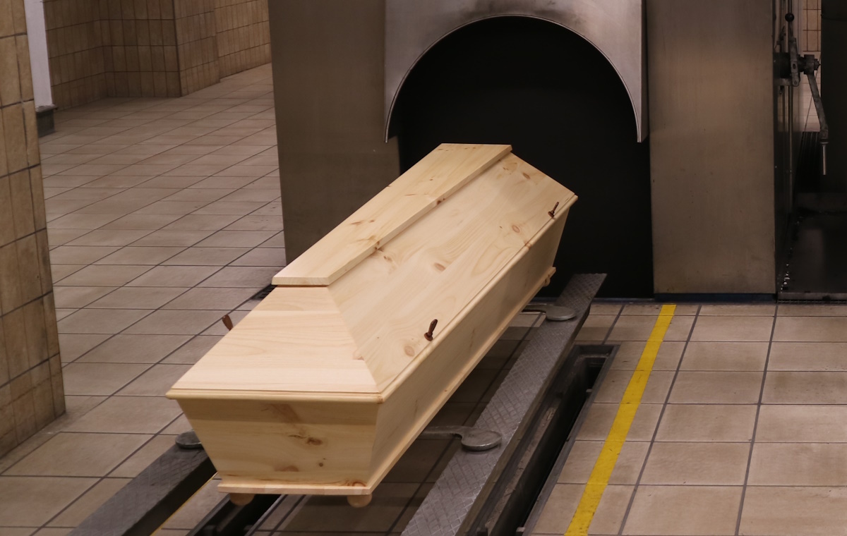 Kobieta uznana za zmarłą, ocknęła się tuż przed kremacją!