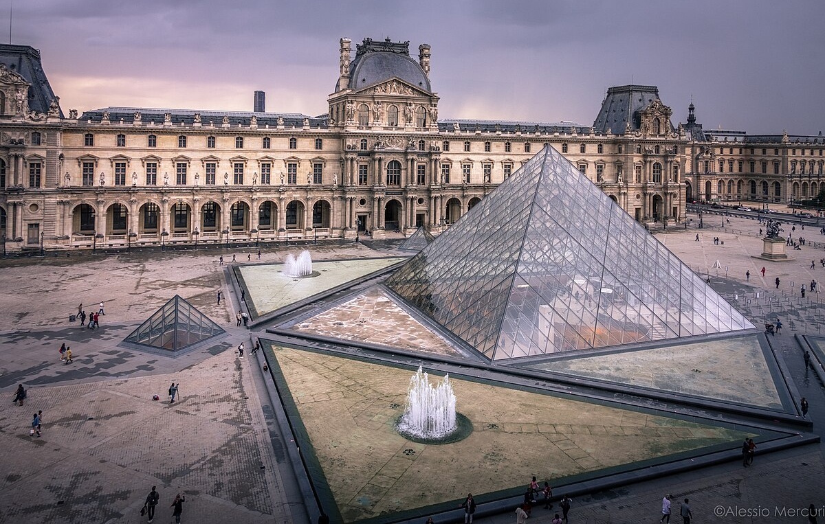 Skok na Luwr. Czwarty mężczyzna zatrzymany przez policję