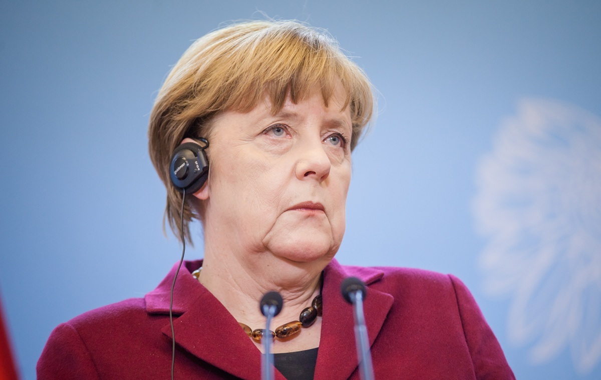 Merkel próbuje się tłumaczyć ze swoich słów o Polsce