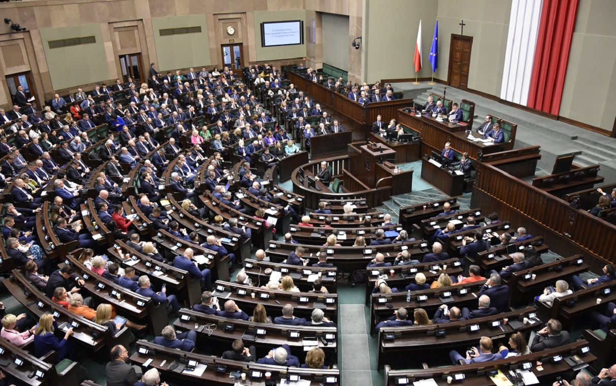 Poseł narzeka na zarobki w Sejmie. "Finansowa degradacja"
