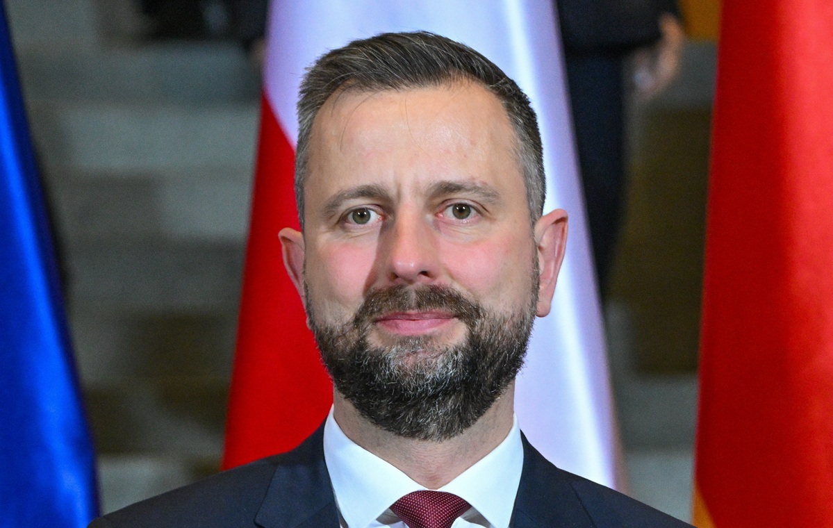 Szef MON broni Tuska: Zrobił więcej niż ktokolwiek inny