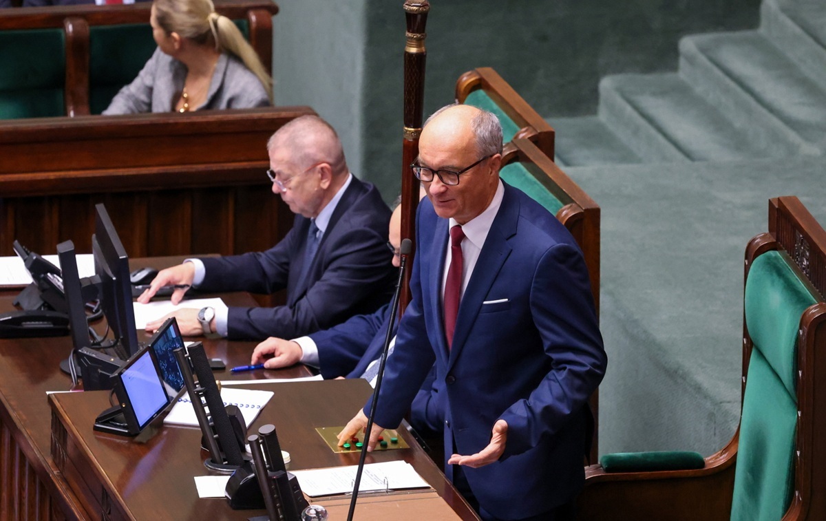 Czarzasty ogranicza prawa kół. Sachajko: "Wróciła komuna"