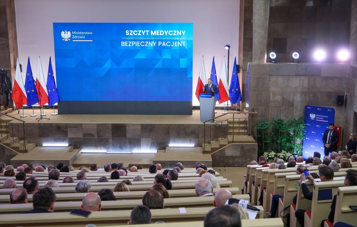 Tusk zaczepia Boguckiego, później... nie chce wojny domowej