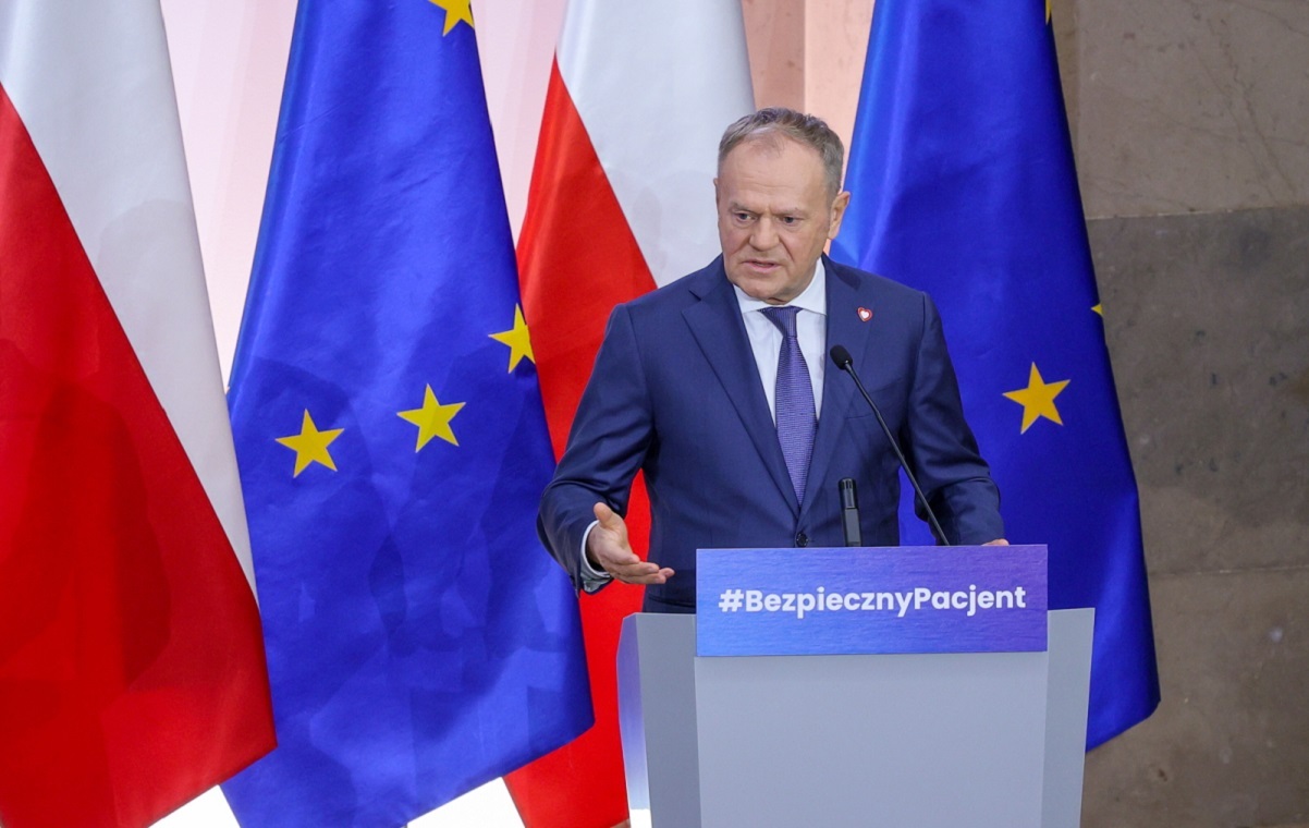 Tusk zaklina rzeczywistość? "NFZ nie jest bankrutem"