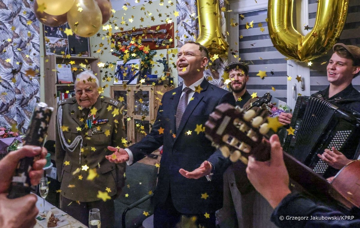 Prezydent odwiedził żołni101. urodziny u !