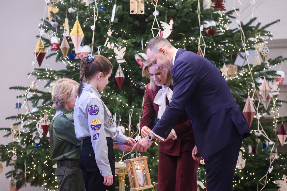 Prezydent przyjął Betlejemskie Światło Pokoju z rąk harcerzy