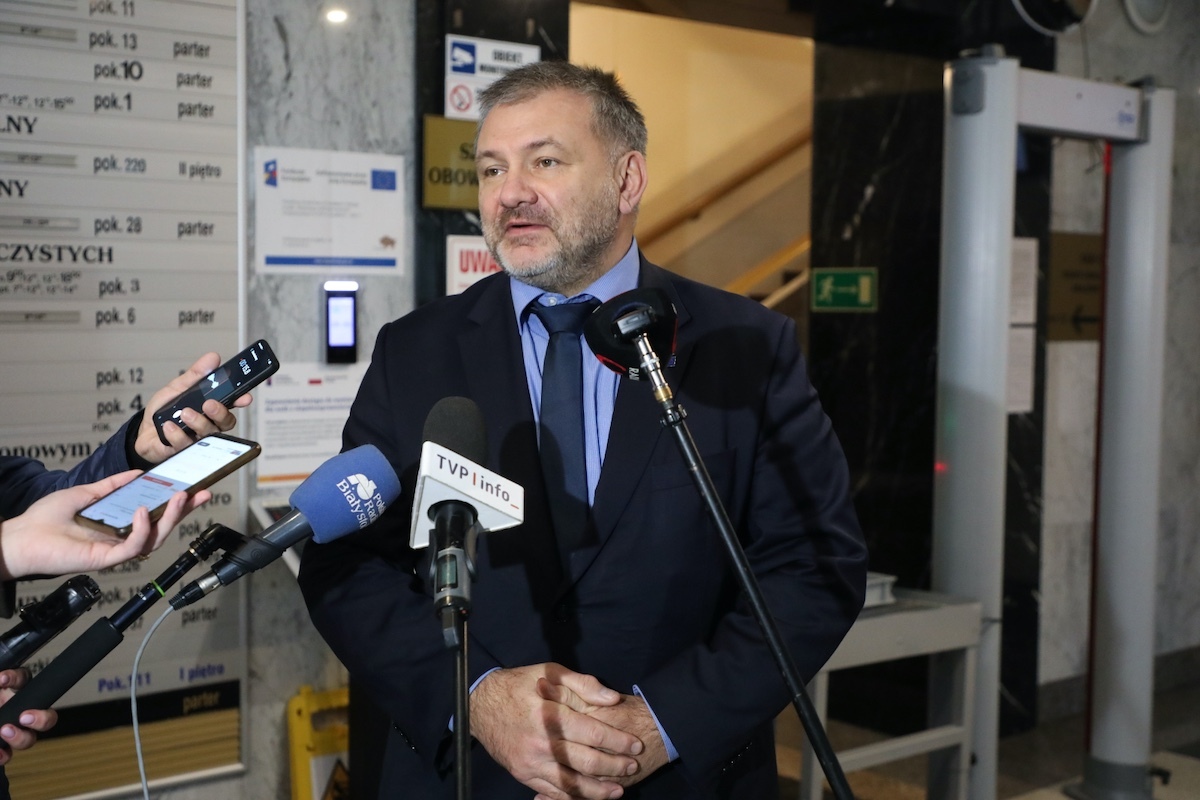 Żurek w rozmowie z Reuterem rzuca gromy na rząd Orbana