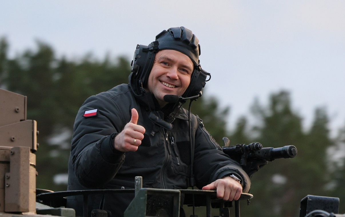 Prezydent w Ādaži przejechał się polskim czołgiem