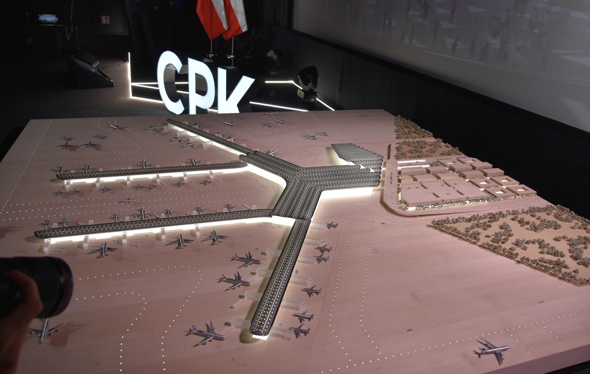 Rebranding CPK to fikcja. Nie zarezerwowali choćby nazw kont