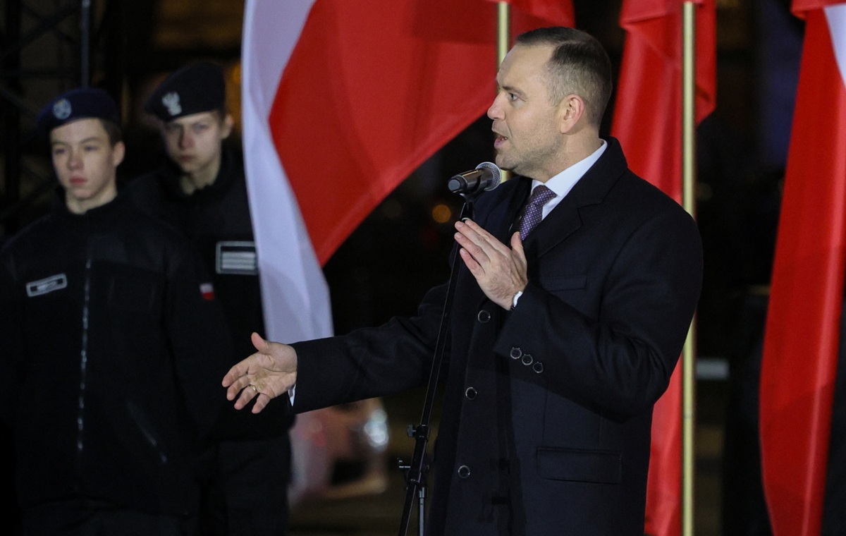 Prezydent: Powrócił 13 grudnia. Postkomuniści wrócili