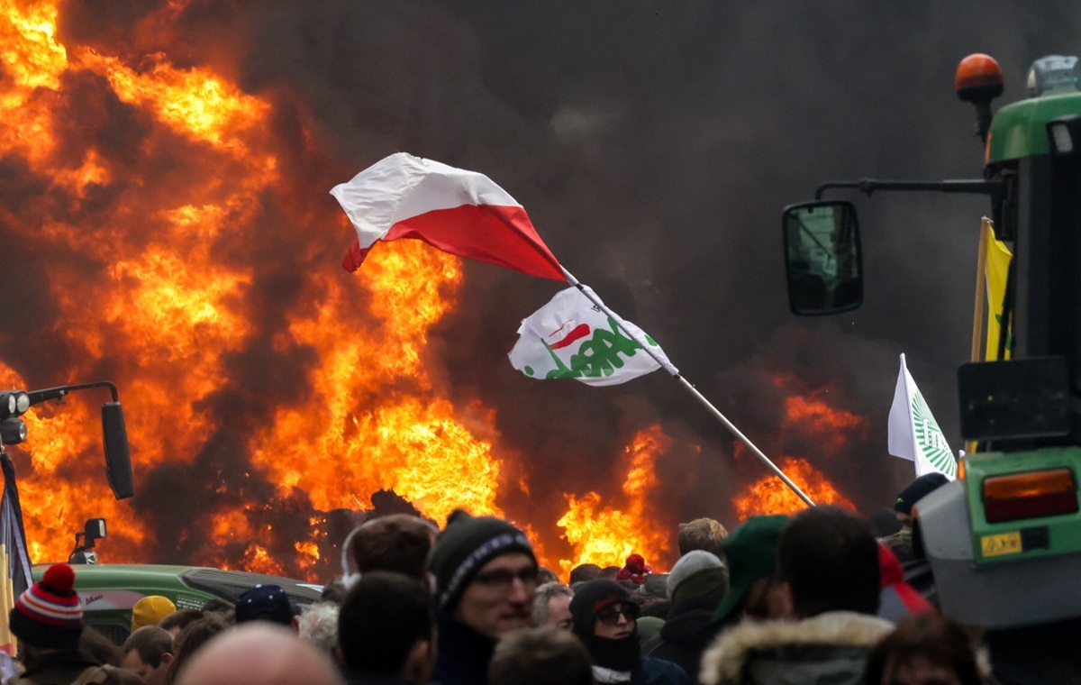 Rolnicy w Brukseli walczą o swoje! Doszło do starć z policją