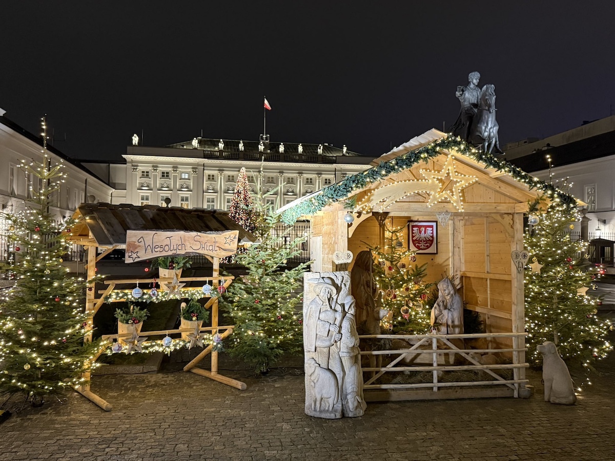 Przed Pałacem Prezydenckim stanęła szopka bożonarodzeniowa!