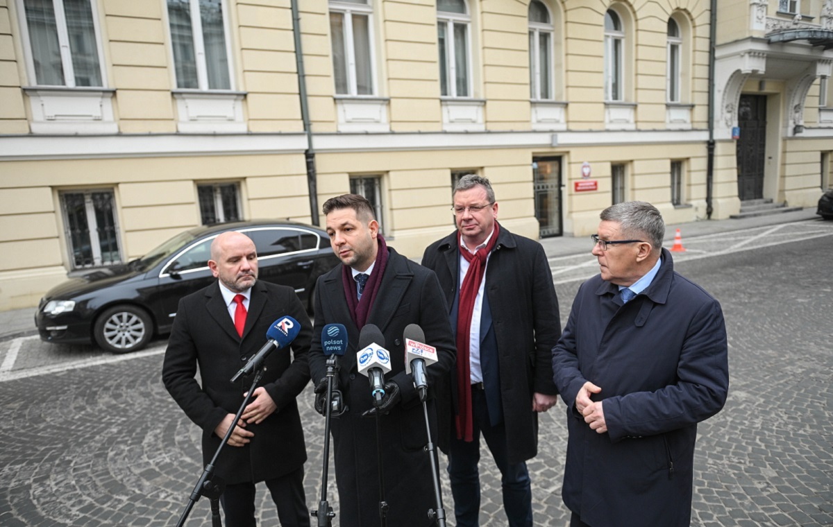 PiS przed MS: Trzy warunki i Ziobro będzie w Polsce