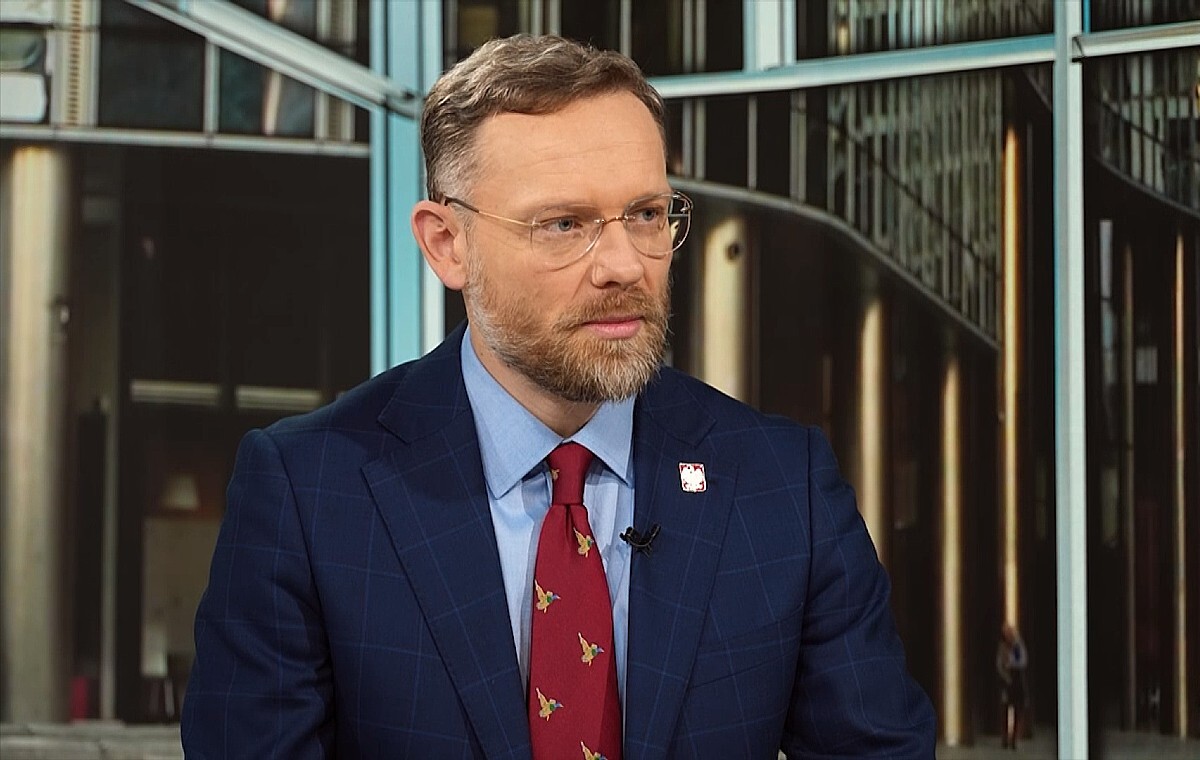 TYLKO U NAS. Bogucki: Papa wymierzył policzek smerfom