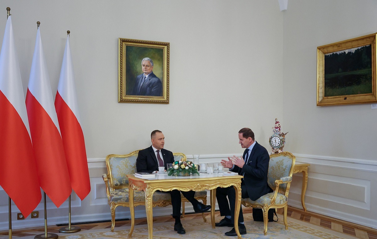 President: "Settlements" of the government paralyze everything