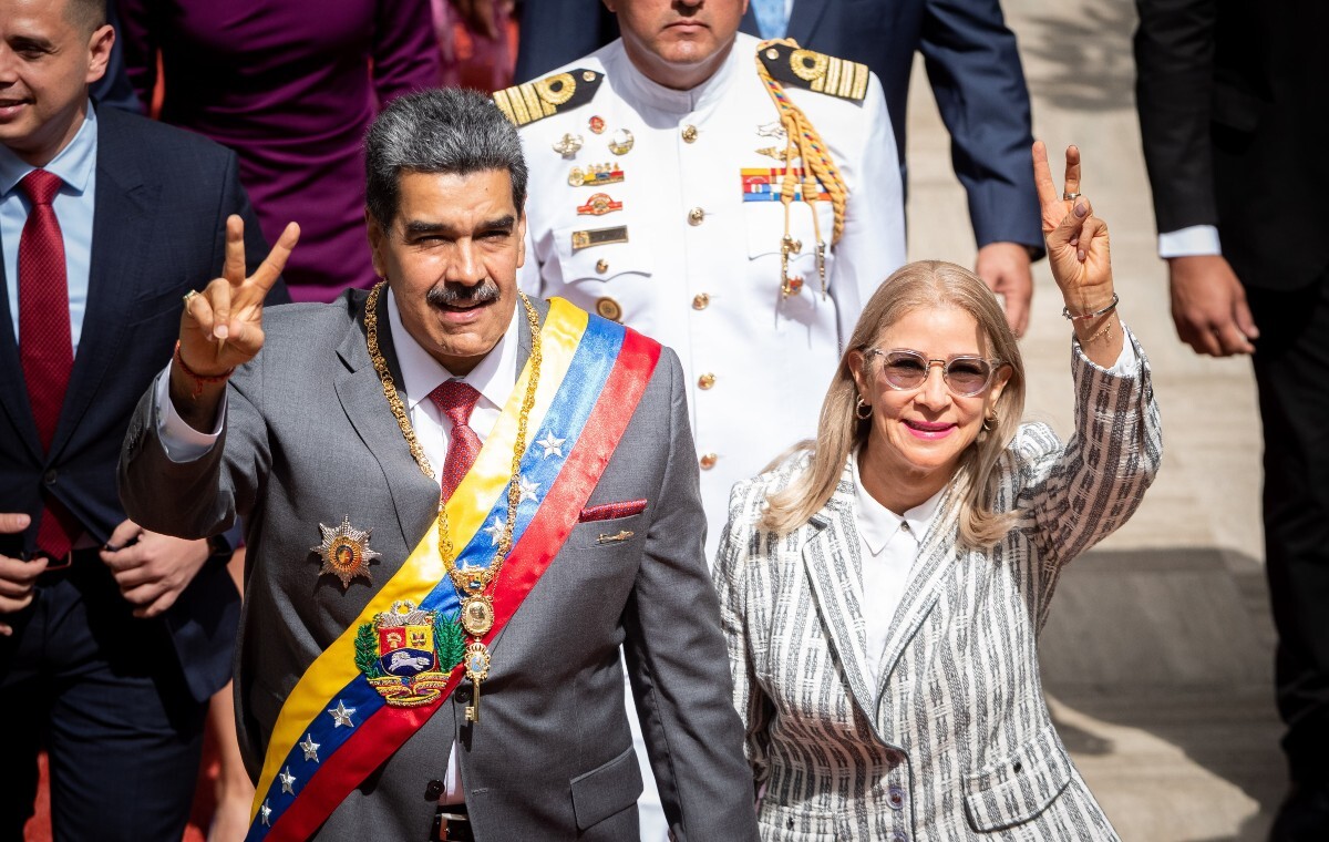 Maduro z żoną zostali wyciągnięci z sypialni. CNN ujawnia