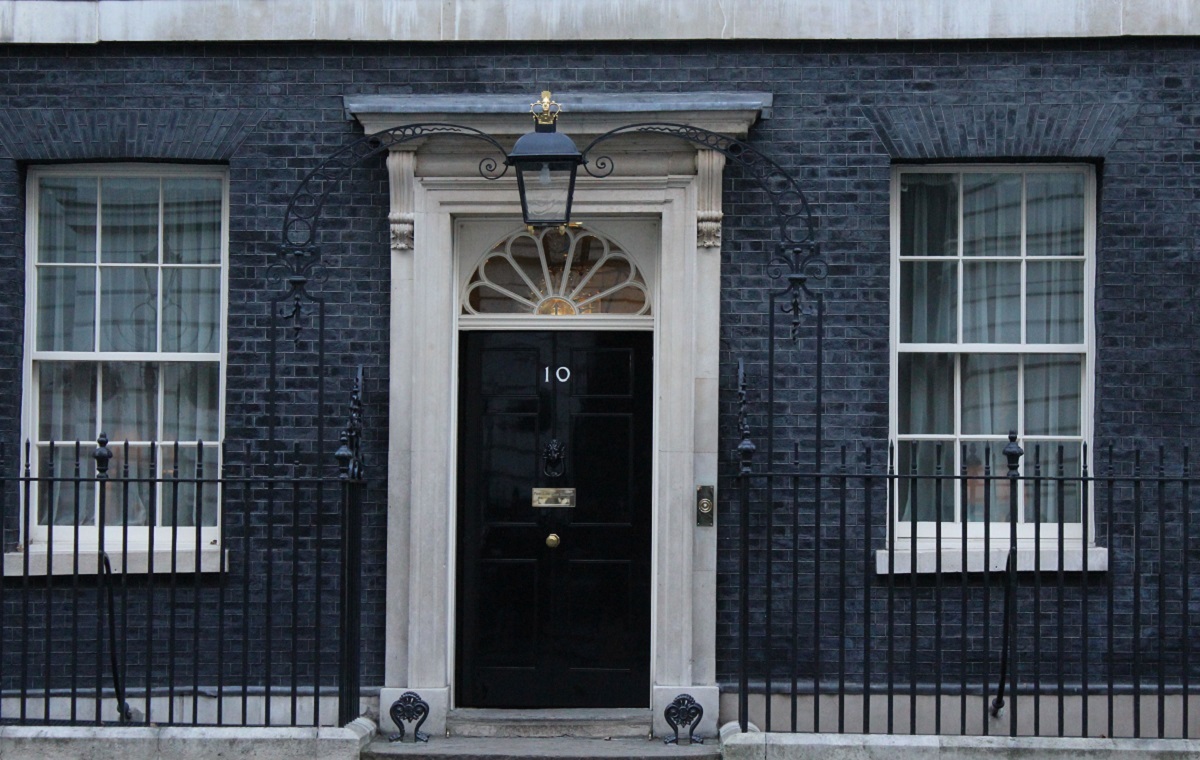 Wielka Brytania chce, aby Grok przestał "rozbierać" ludzi