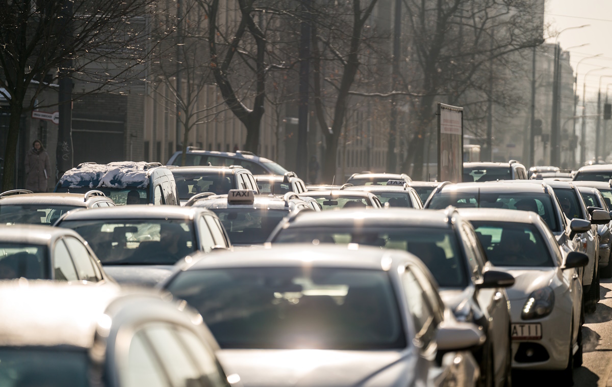 Motoryzacyjne dno w Niemczech. Spadek zysków o 76 proc.