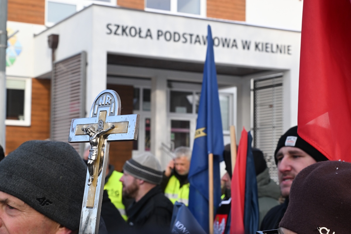 Nauczycielka wyrzuciła krzyż. Prokuratura wszczęła śledztwo