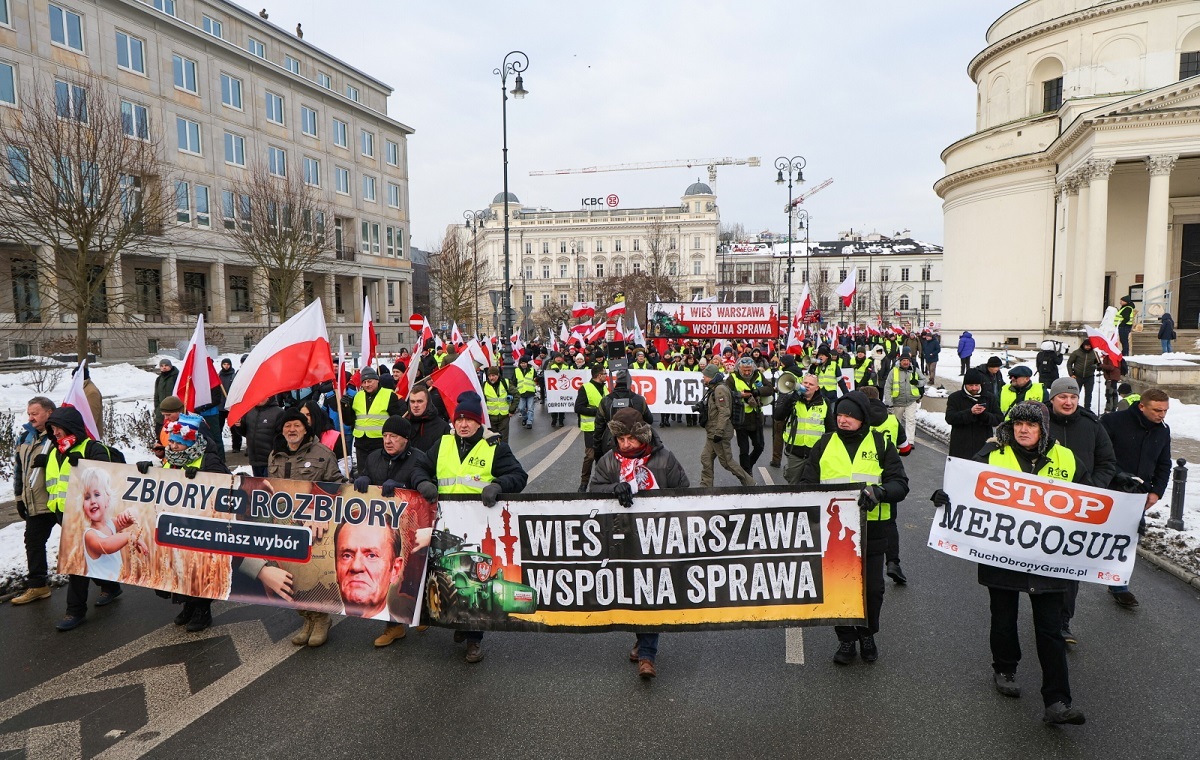 Tak protestują rolnicy w Warszawie! Są już przed KPRM