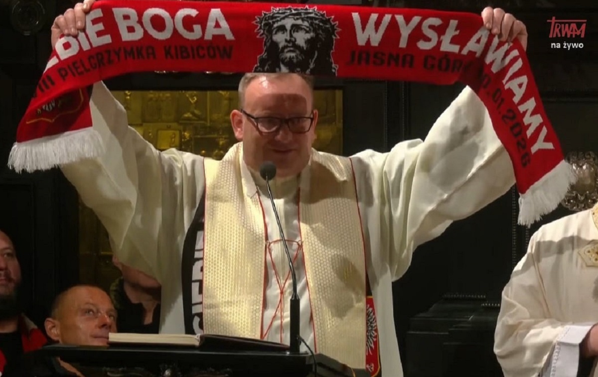 wiadomości,aktualności,wPolityce.pl Kibice na Jasnej Górze. W pielgrzymce uczestniczy Nawrocki