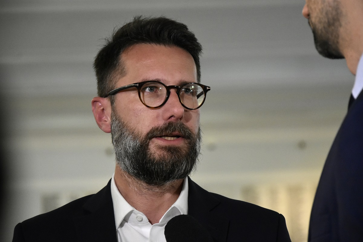 Akcja "2016 challenge" i popularne zdjęcie z prezesem PiS