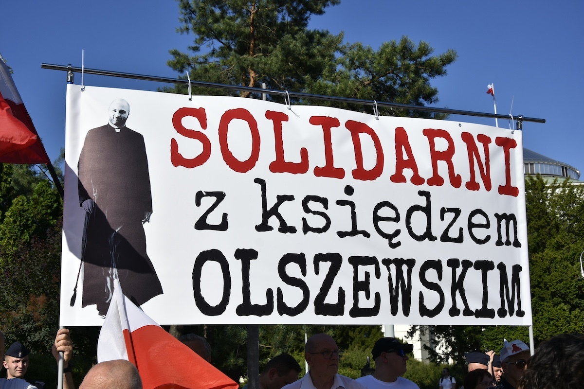 NEWS. Sędzia referent ws. ks. Olszewskiego należy do "Iustitii"