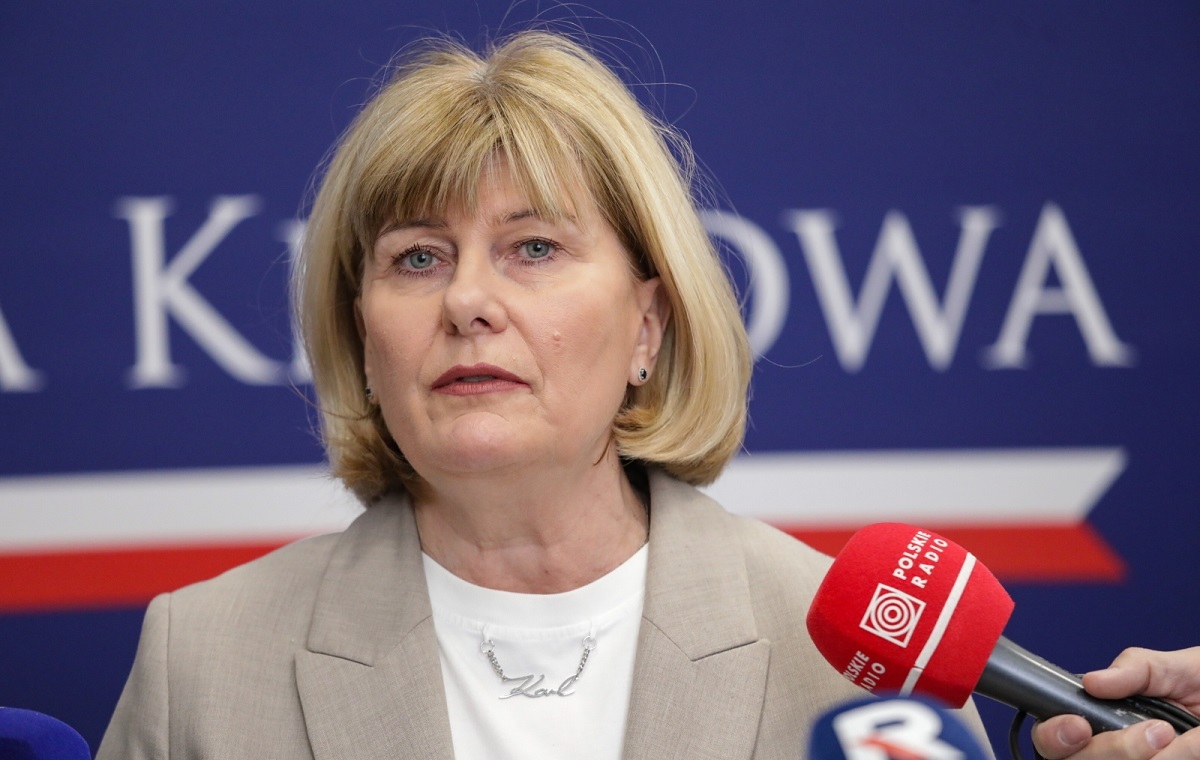 Po co policja weszła do KRS? Dziwne stanowisko Adamiak