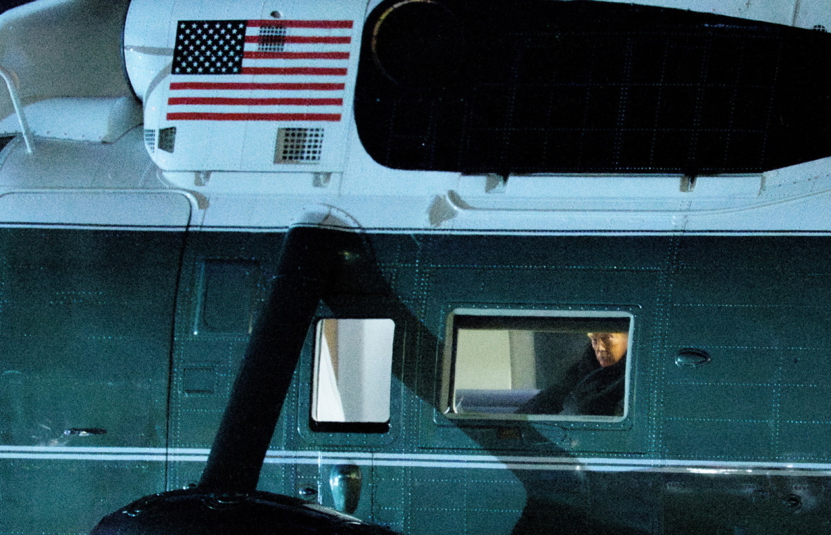 Air Force One z Trumpem na pokładzie miał usterkę!